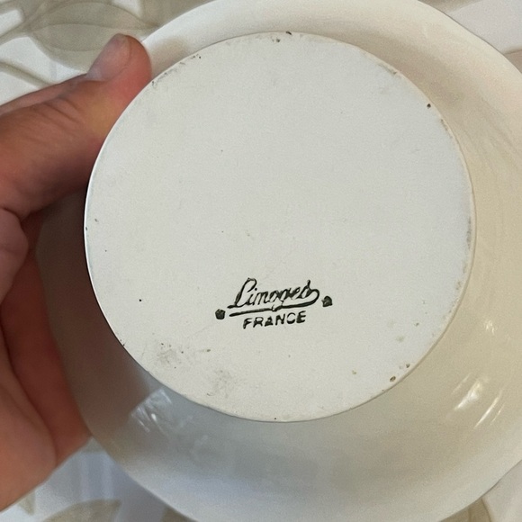 VINTAGE LIMOGES FRANCE PEDESTAL CANDY/NUT DISH GOLD AND ROSE DESIGN - Picture 7 of 8